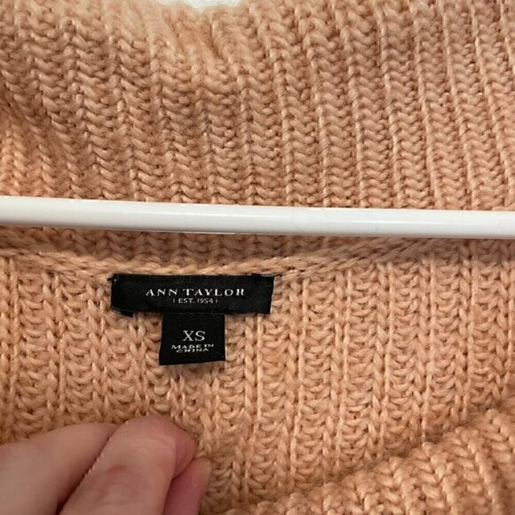 ANN TAYLOR Light Pink / Peach Fuzzy Chunky Knit Cowl Neck Off Shoulder ? Sweater - Picture 5 of 13